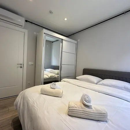 Real Homes Lara Hotel apartamentowy