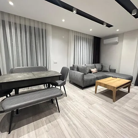 Hotel apartamentowy Real Homes Lara 4*