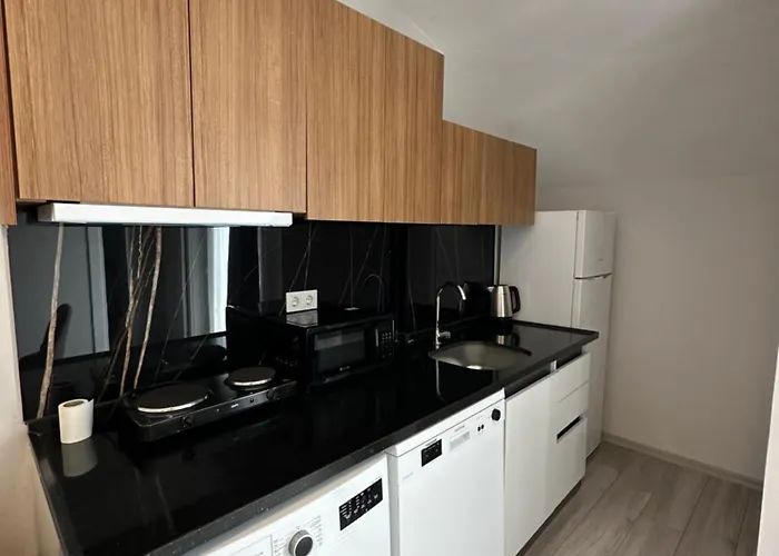 Ξενοδοχείο με διαμερίσματα Real Homes Lara Self Check-in 4*